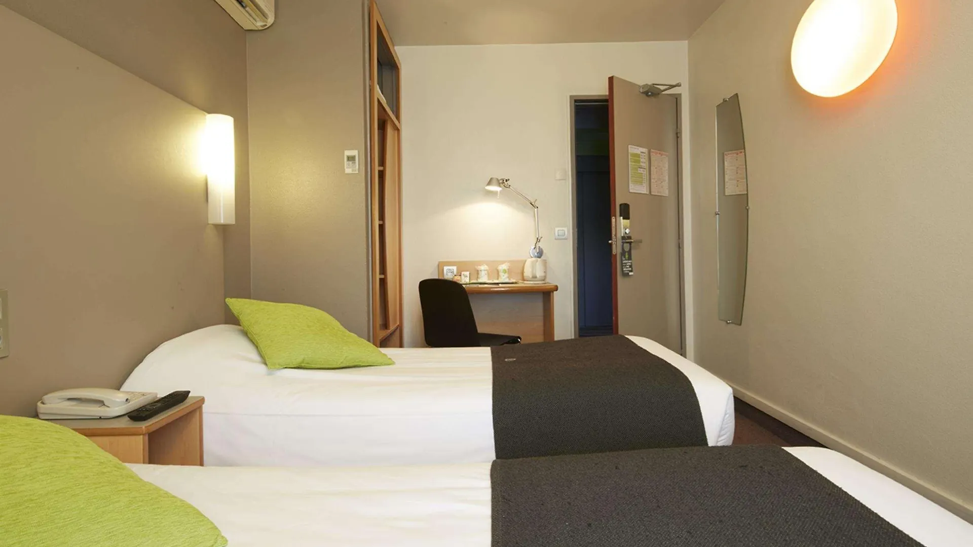 Campanile 14 - Maine Montparnasse 3* Paryż